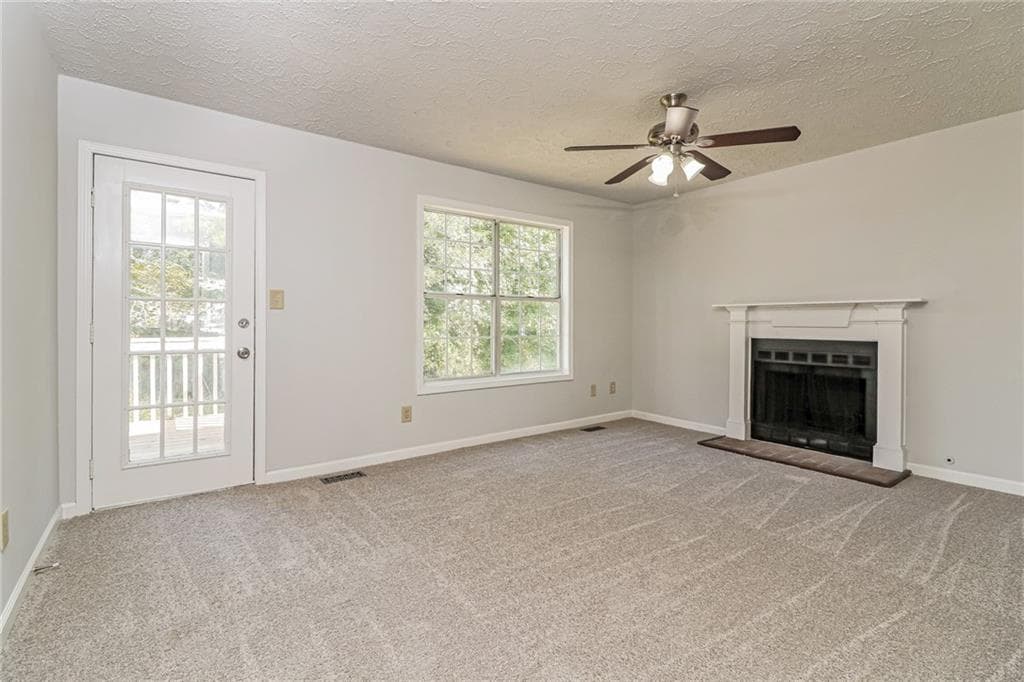 3 bedroom, 3 bathroom, 2,276 sq ft single family residence for sale at 4050 Paloverde Drive, Kennesaw, GA 30144 — photo 3