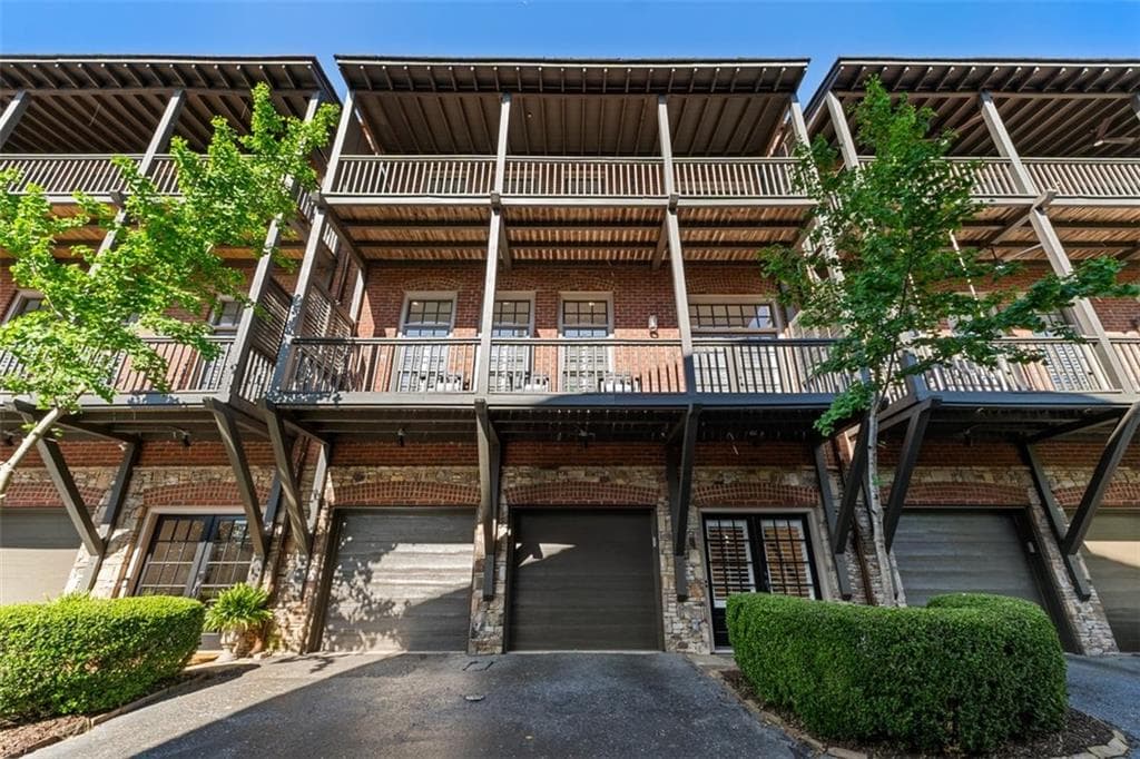 3 bedroom, 4 bathroom, 3,200 sq ft townhouse for sale at 225 Founders Mill Court, Roswell, GA 30075 — photo 1 of 76