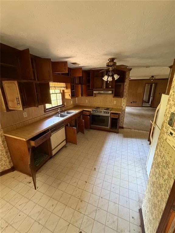 3 bedroom, 2 bathroom, 2,538 sq ft single family residence under contract at 149 Hill Lane, Ellenwood, GA 30294 — photo 6