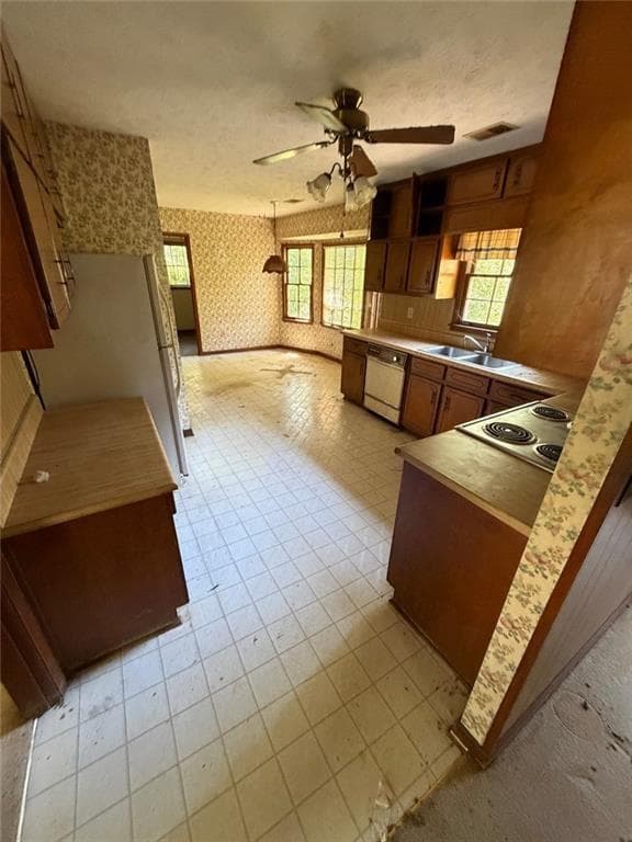 3 bedroom, 2 bathroom, 2,538 sq ft single family residence under contract at 149 Hill Lane, Ellenwood, GA 30294 — photo 7