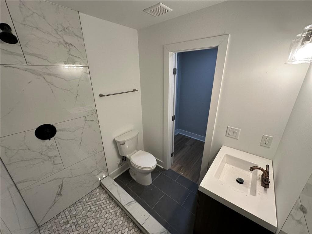 8 bedroom, 8 bathroom, 4,400 sq ft single family residence for sale at 1366 Bernard Street, Atlanta, GA 30314 — photo 5