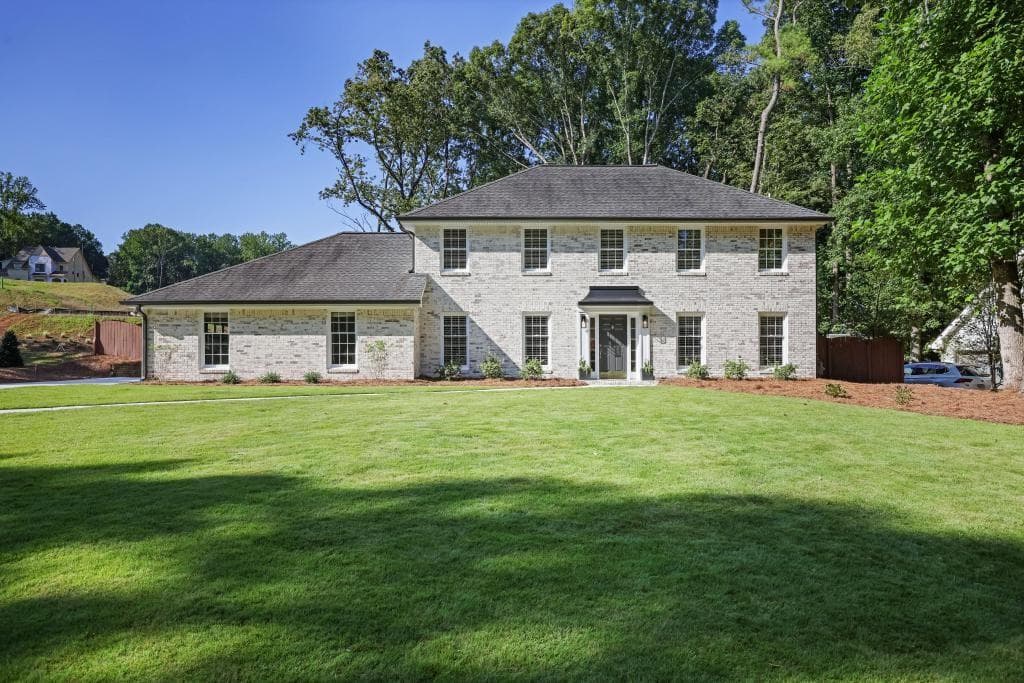 4 bedroom, 3 bathroom, 2,288 sq ft single family residence for sale at 739 Colston Road, Marietta, GA 30064 — photo 3