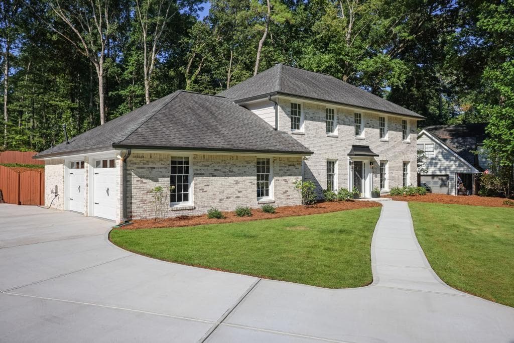 4 bedroom, 3 bathroom, 2,288 sq ft single family residence for sale at 739 Colston Road, Marietta, GA 30064 — photo 2