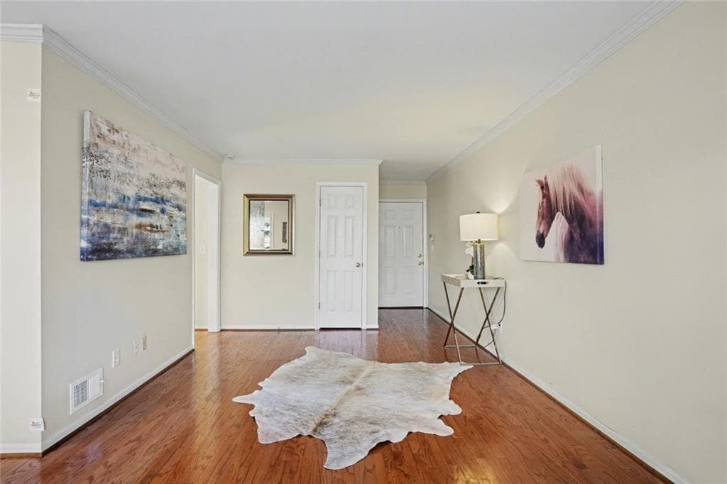 2 bedroom, 2 bathroom, 886 sq ft condominium for sale at 5375 Roswell Road B1, Sandy Springs, GA 30342 — photo 6