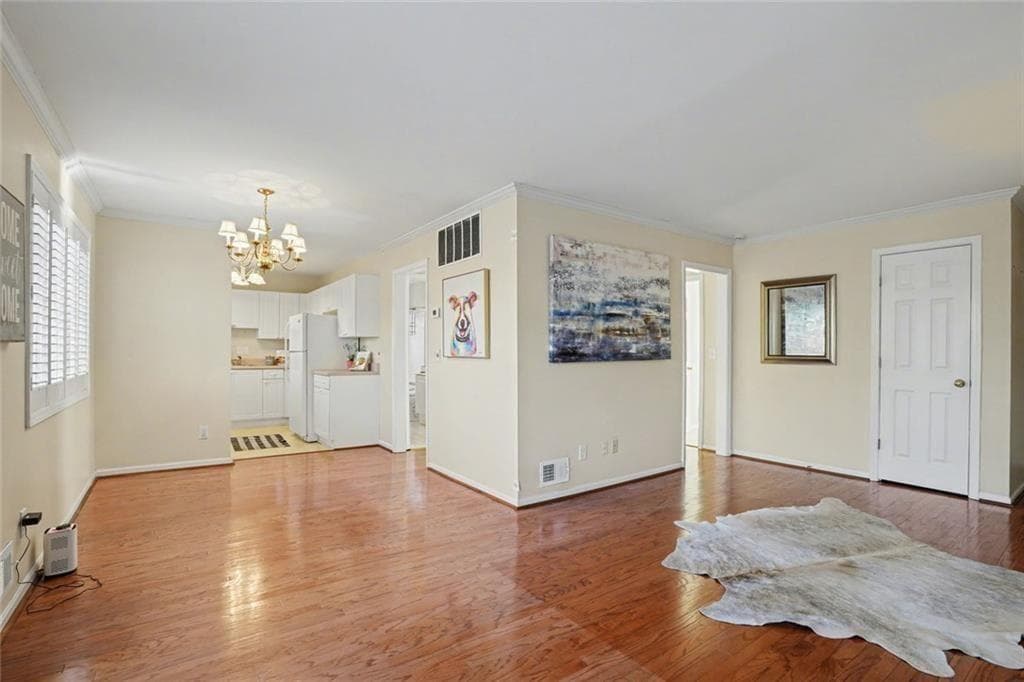 2 bedroom, 2 bathroom, 886 sq ft condominium for sale at 5375 Roswell Road B1, Sandy Springs, GA 30342 — photo 8