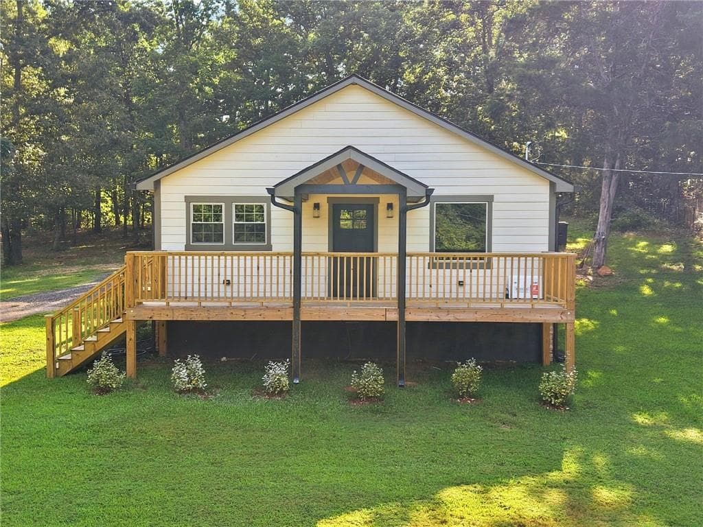 2 bedroom, 2 bathroom, 1,083 sq ft single family residence for sale at 200 Eleanor Drive, Covington, GA 30016 — photo 1 of 51