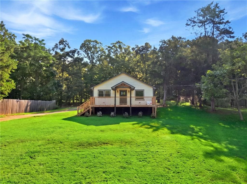 2 bedroom, 2 bathroom, 1,083 sq ft single family residence for sale at 200 Eleanor Drive, Covington, GA 30016 — photo 2