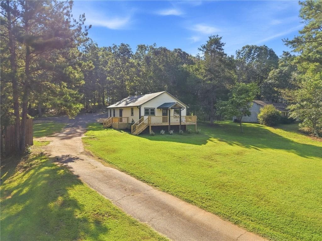 2 bedroom, 2 bathroom, 1,083 sq ft single family residence for sale at 200 Eleanor Drive, Covington, GA 30016 — photo 3