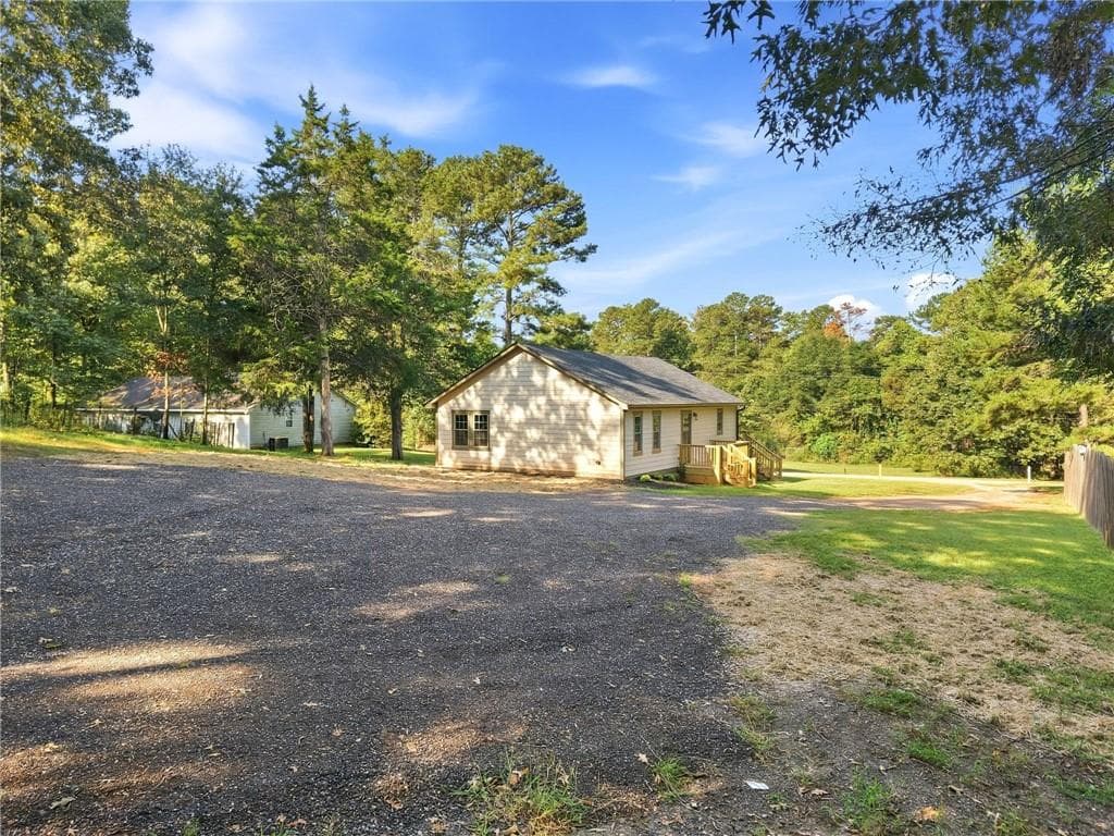 2 bedroom, 2 bathroom, 1,083 sq ft single family residence for sale at 200 Eleanor Drive, Covington, GA 30016 — photo 10
