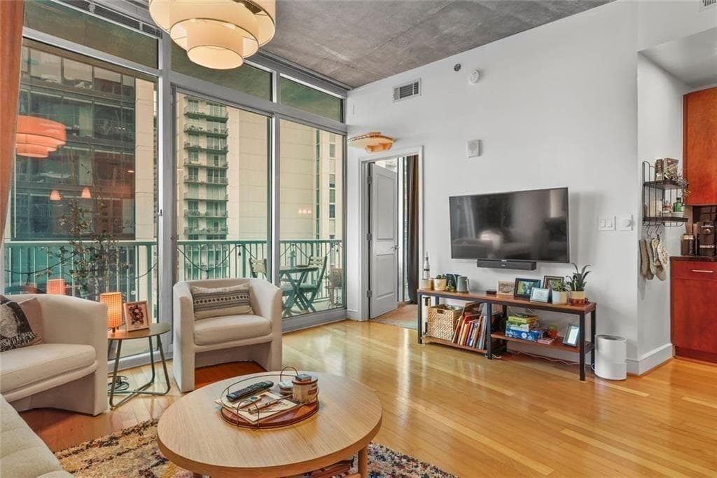 1 bedroom, 1 bathroom, 866 sq ft condominium for sale at 44 Peachtree Place 1225, Atlanta, GA 30309 — photo 5