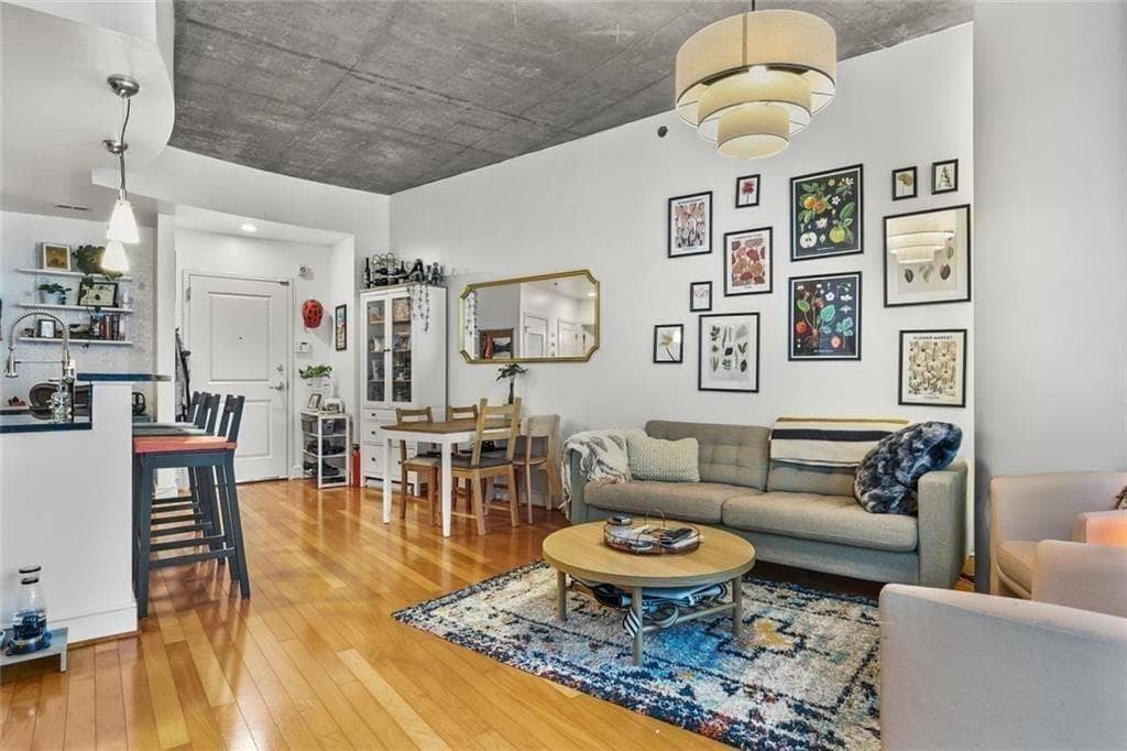 1 bedroom, 1 bathroom, 866 sq ft condominium for sale at 44 Peachtree Place 1225, Atlanta, GA 30309 — photo 7