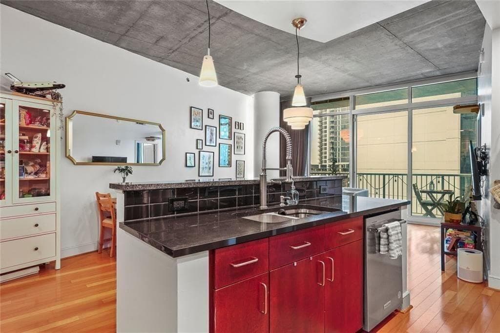 1 bedroom, 1 bathroom, 866 sq ft condominium for sale at 44 Peachtree Place 1225, Atlanta, GA 30309 — photo 8