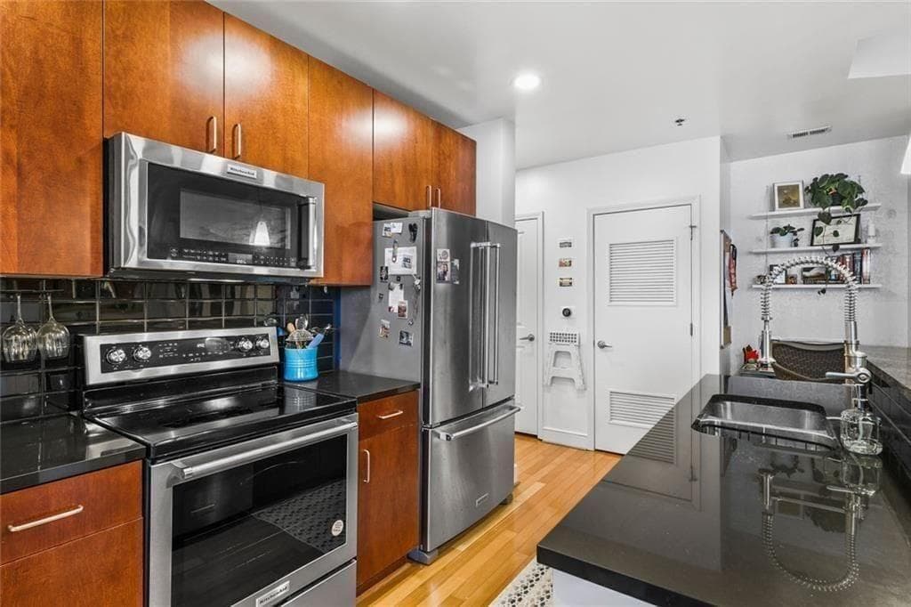1 bedroom, 1 bathroom, 866 sq ft condominium for sale at 44 Peachtree Place 1225, Atlanta, GA 30309 — photo 10
