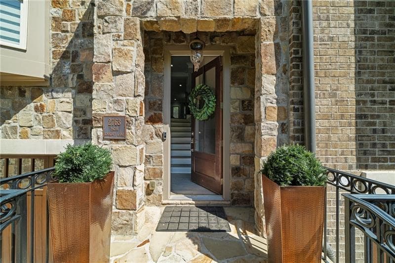 4 bedroom, 5 bathroom, 3,841 sq ft townhouse for sale at 2763 Paces Lookout Lane, Atlanta, GA 30339 — photo 6