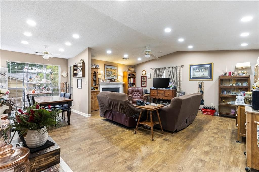 2 bedroom, 2 bathroom, 1,297 sq ft condominium for sale at 2235 Old Hamilton Place 400D, Gainesville, GA 30507 — photo 8
