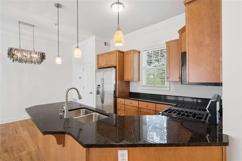 3 bedroom, 3 bathroom, 2,010 sq ft townhouse for sale at 1380 Parkview Lane, Atlanta, GA 30324 — photo 7