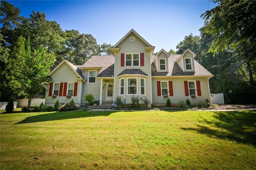 5 bedroom, 3 bathroom, 3,157 sq ft single family residence for sale at 110 Clearview Circle, Mcdonough, GA 30253 — photo 4