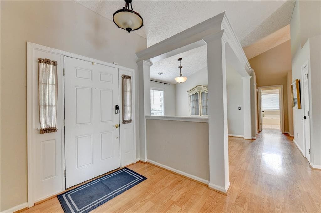 3 bedroom, 2 bathroom, 2,190 sq ft single family residence for sale at 5810 Tallantworth Crossing, Cumming, GA 30040 — photo 6