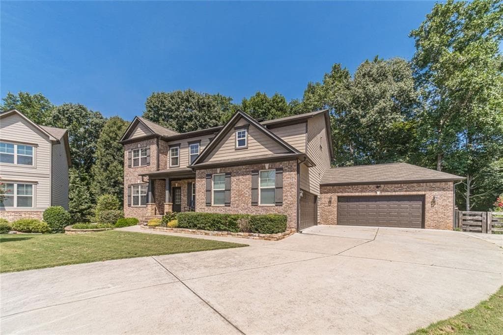 5 bedroom, 4 bathroom, 4,498 sq ft single family residence for sale at 9240 Hollywood Drive, Gainesville, GA 30506 — photo 4