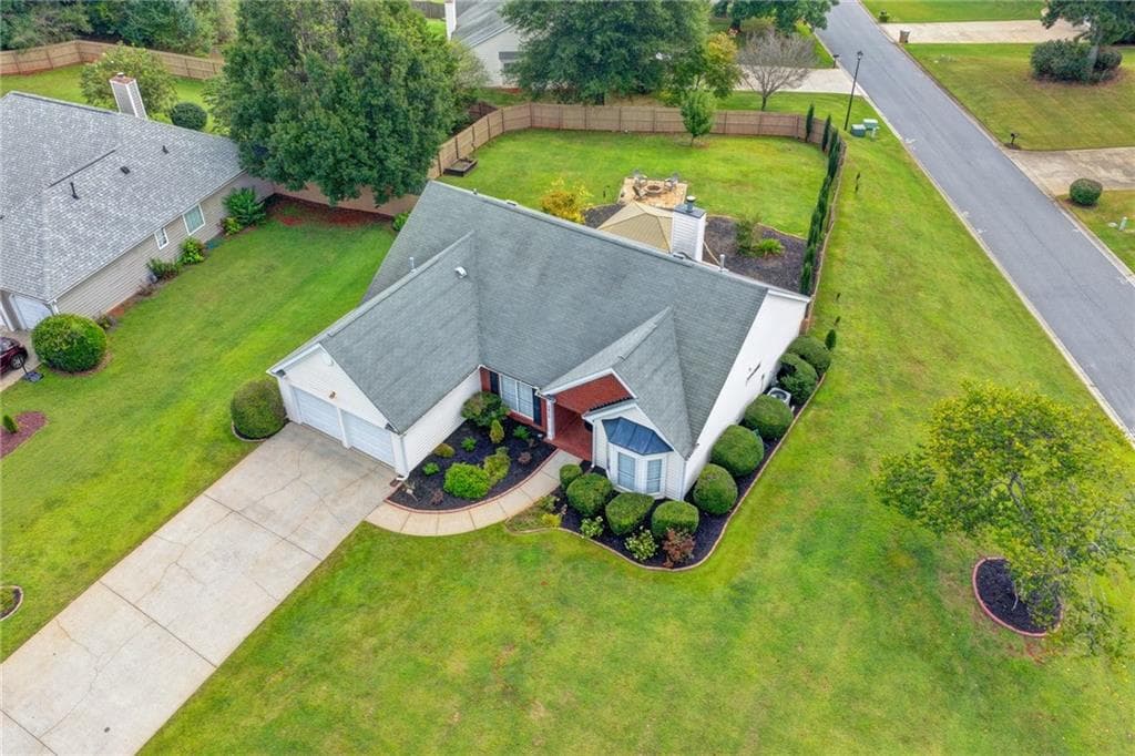 3 bedroom, 2 bathroom, 2,190 sq ft single family residence for sale at 5810 Tallantworth Crossing, Cumming, GA 30040 — photo 2