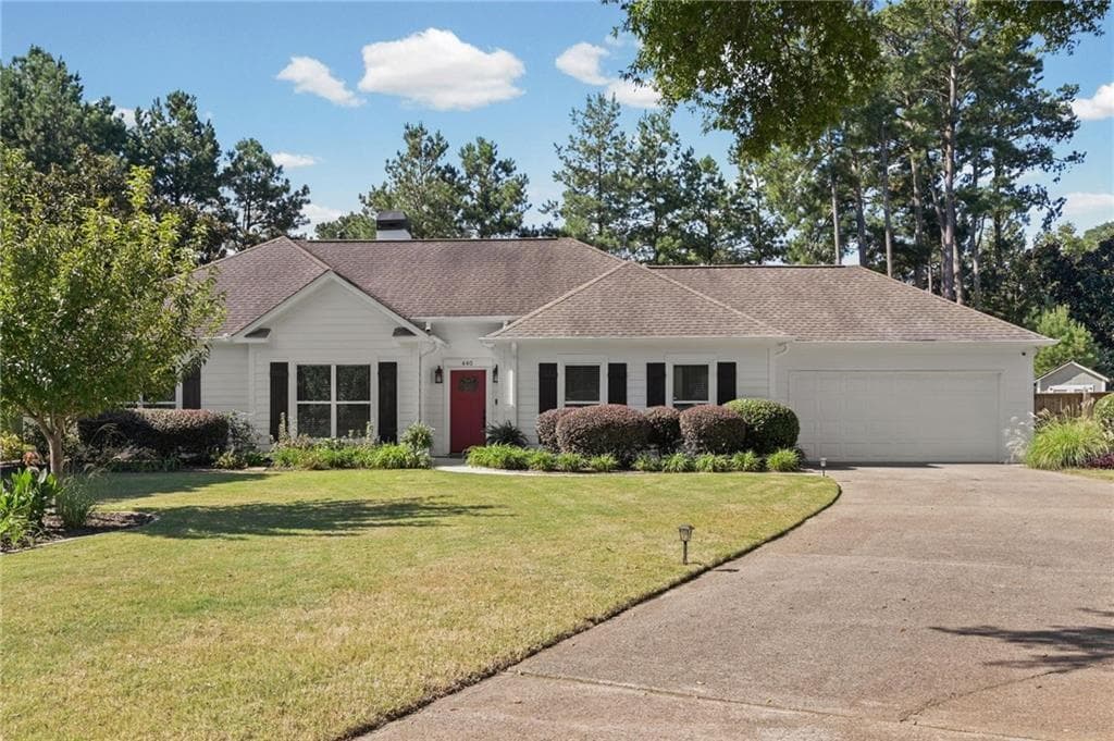3 bedroom, 2 bathroom, 1,953 sq ft single family residence under contract at 440 Allenbrook Court, Roswell, GA 30075 — photo 2