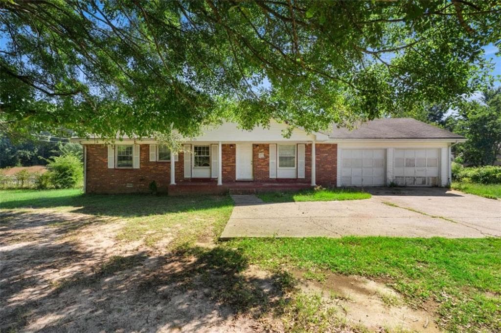 3 bedroom, 2 bathroom, 1,200 sq ft single family residence under contract at 4911 Flint Hill Road, Austell, GA 30106