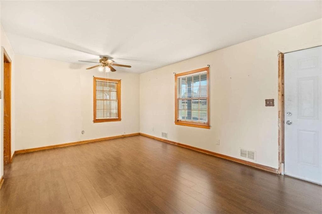 3 bedroom, 2 bathroom, 1,200 sq ft single family residence under contract at 4911 Flint Hill Road, Austell, GA 30106 — photo 8