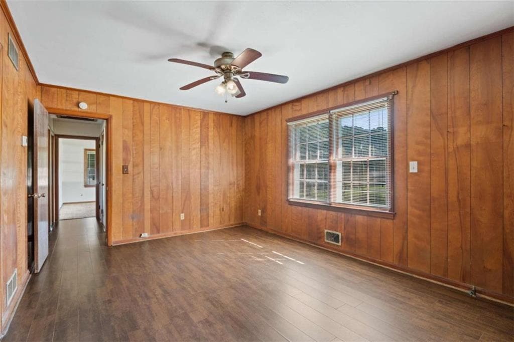 3 bedroom, 2 bathroom, 1,200 sq ft single family residence under contract at 4911 Flint Hill Road, Austell, GA 30106 — photo 9