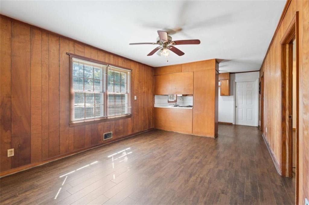 3 bedroom, 2 bathroom, 1,200 sq ft single family residence under contract at 4911 Flint Hill Road, Austell, GA 30106 — photo 10