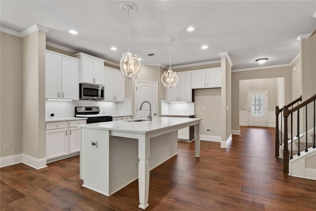 4 bedroom, 4 bathroom, 3,530 sq ft single family residence for sale at 1125 Pebble Creek Lane, Locust Grove, GA 30248 — photo 8