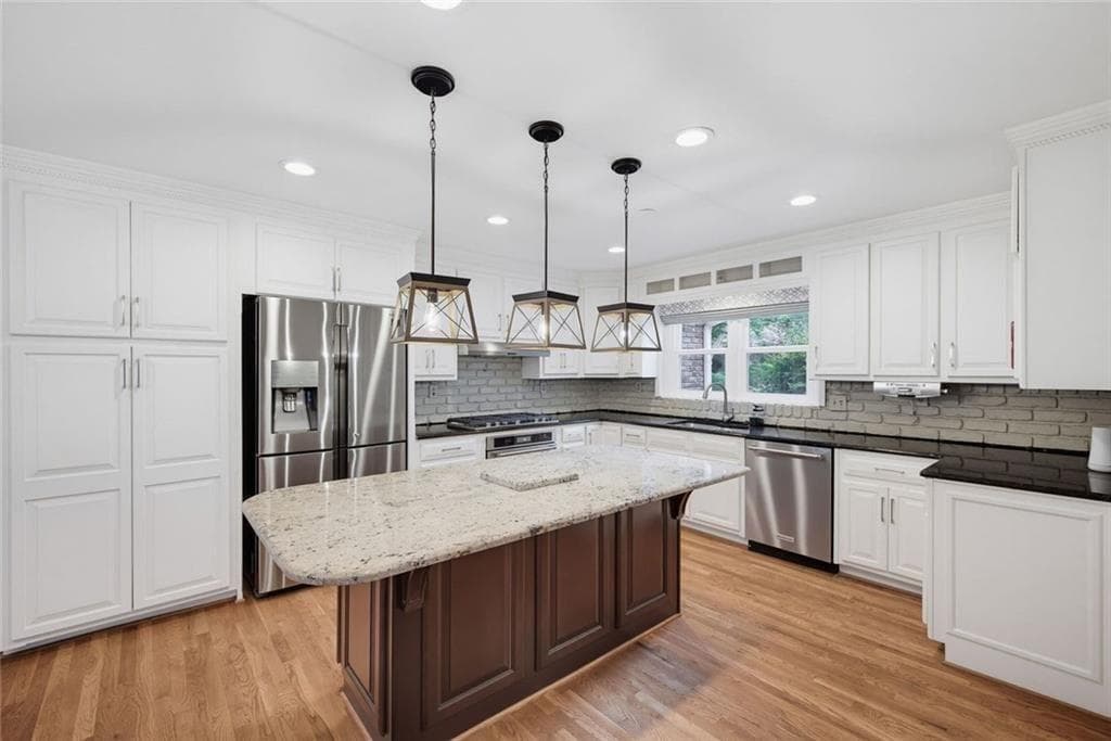5 bedroom, 5 bathroom, 5,587 sq ft single family residence for sale at 3696 Wildwood Farms Drive, Peachtree Corners, GA 30096 — photo 4