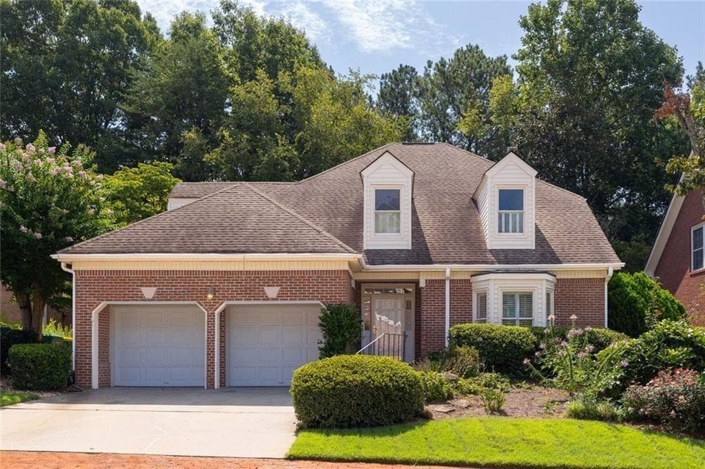 4 bedroom, 3 bathroom, 2,420 sq ft single family residence for sale at 6260 Forest Hills Drive, Peachtree Corners, GA 30092 — photo 1 of 33