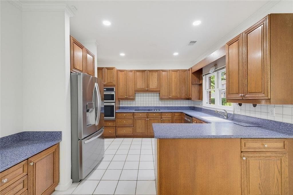 4 bedroom, 3 bathroom, 2,420 sq ft single family residence for sale at 6260 Forest Hills Drive, Peachtree Corners, GA 30092 — photo 9