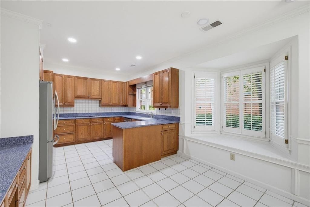 4 bedroom, 3 bathroom, 2,420 sq ft single family residence for sale at 6260 Forest Hills Drive, Peachtree Corners, GA 30092 — photo 10