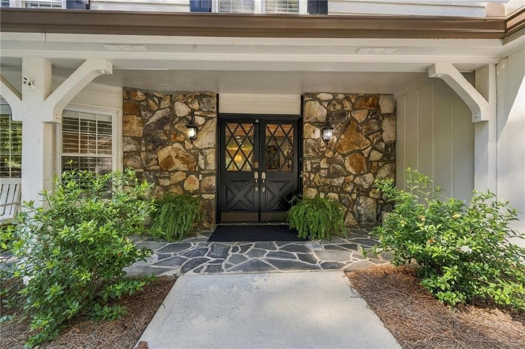 4 bedroom, 3 bathroom, 2,834 sq ft single family residence for rent at 510 Dalrymple Road, Sandy Springs, GA 30328 for $4,500 a month — photo 4