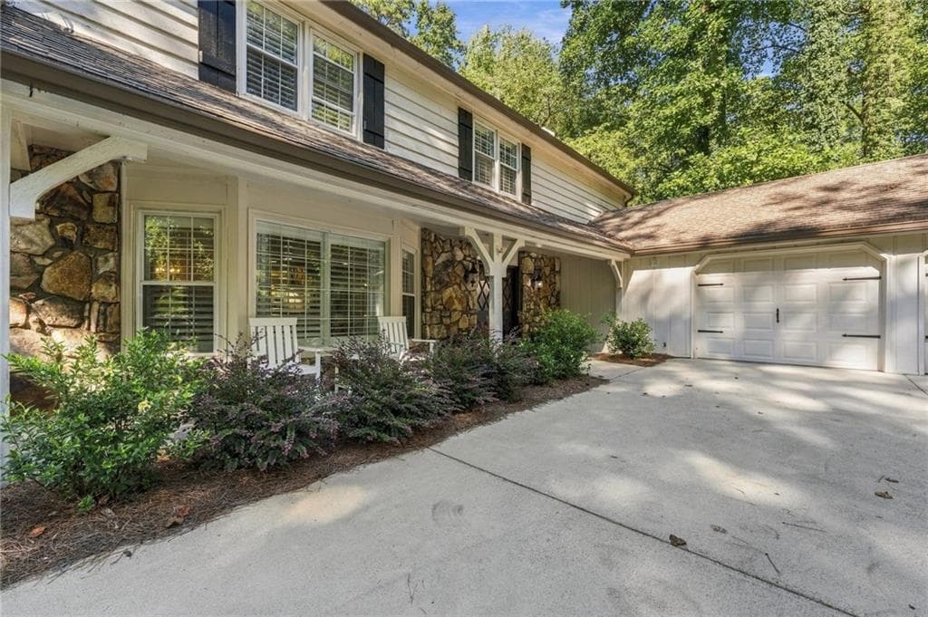 4 bedroom, 3 bathroom, 2,834 sq ft single family residence for rent at 510 Dalrymple Road, Sandy Springs, GA 30328 for $4,500 a month — photo 6