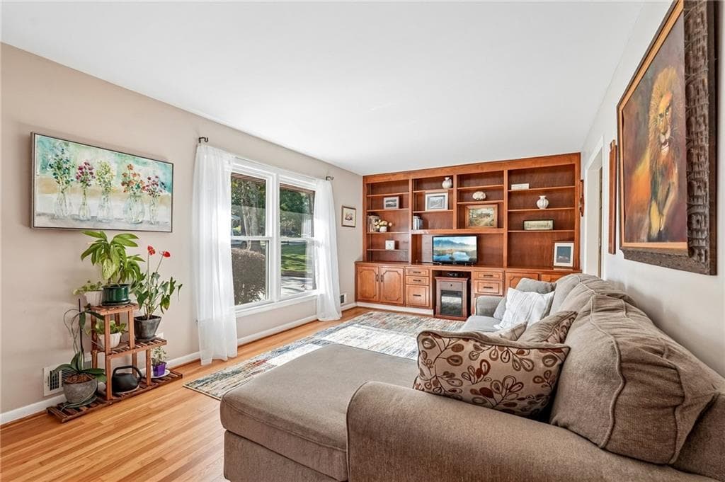4 bedroom, 2 bathroom, 1,875 sq ft single family residence for sale at 1933 Carthage Road, Tucker, GA 30084 — photo 3