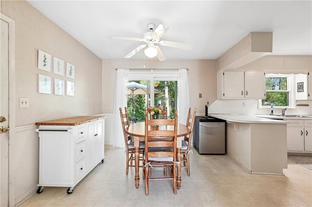 4 bedroom, 2 bathroom, 1,875 sq ft single family residence for sale at 1933 Carthage Road, Tucker, GA 30084 — photo 7