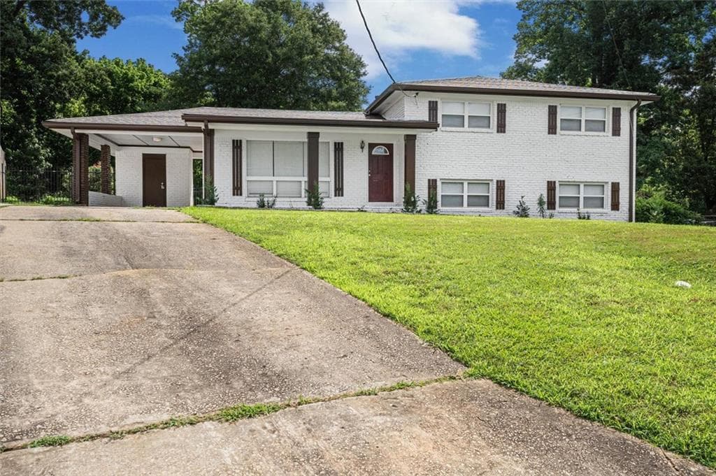4 bedroom, 4 bathroom, 2,062 sq ft single family residence for sale at 2044 Yucca Drive, Decatur, GA 30032 — photo 2