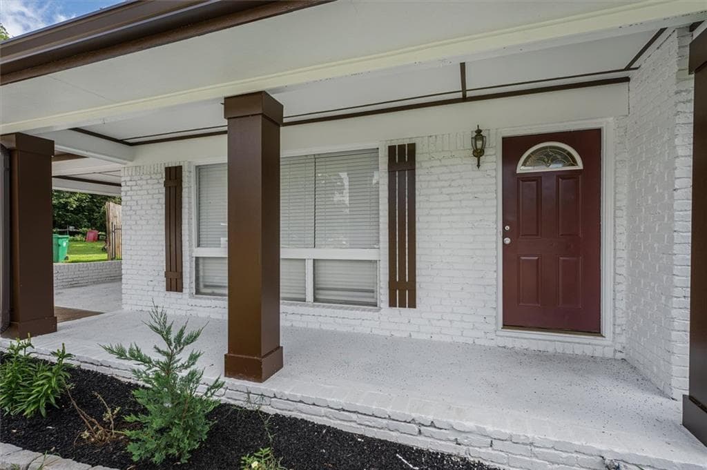 4 bedroom, 4 bathroom, 2,062 sq ft single family residence for sale at 2044 Yucca Drive, Decatur, GA 30032 — photo 4