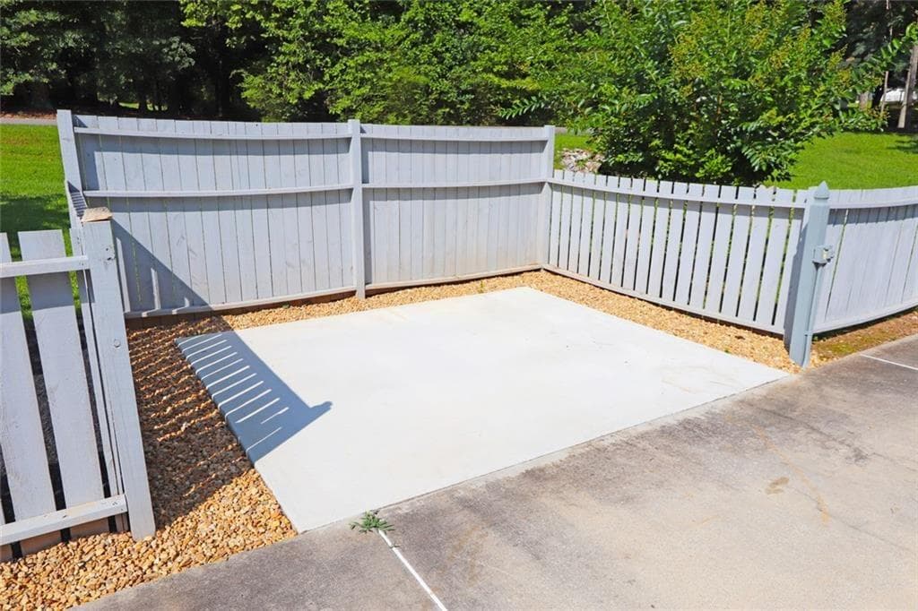 3 bedroom, 2 bathroom, 2,229 sq ft single family residence for sale at 42 Dale Street, Temple, GA 30179 — photo 6