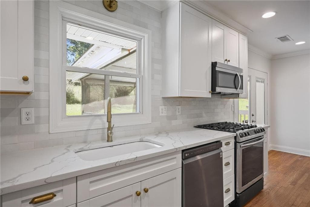 4 bedroom, 3 bathroom, 2,200 sq ft single family residence for rent at 2134 Beecher Circle, Atlanta, GA 30311 for $2,700 a month — photo 6