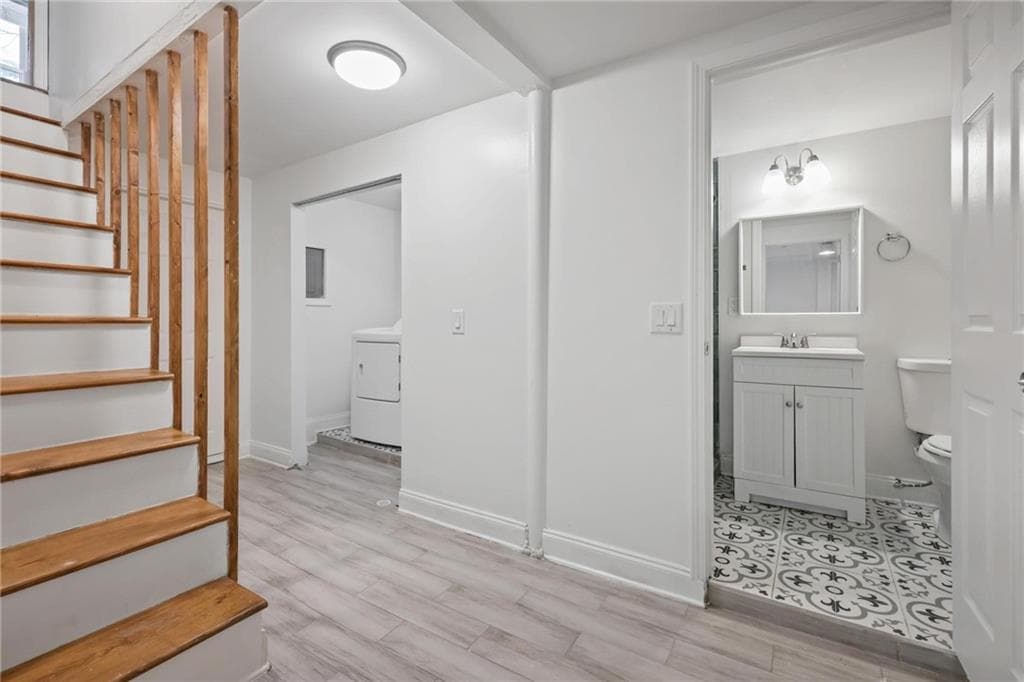 4 bedroom, 3 bathroom, 2,200 sq ft single family residence for rent at 2134 Beecher Circle, Atlanta, GA 30311 for $2,700 a month — photo 9