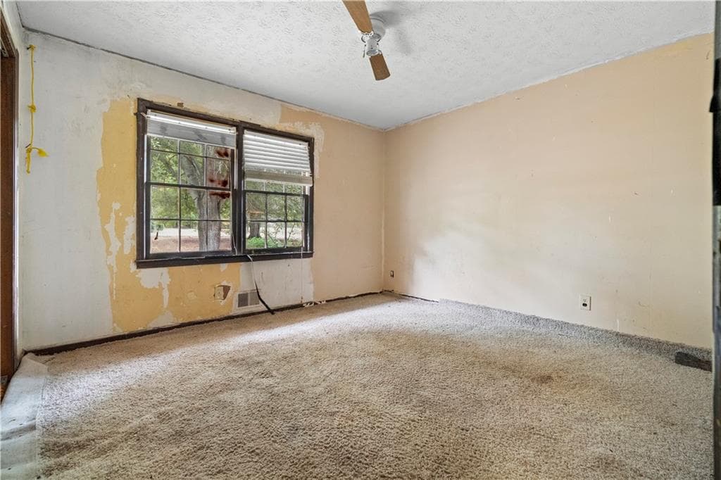 3 bedroom, 2 bathroom, 1,408 sq ft single family residence under contract at 1031 Second Street, Bishop, GA 30621 — photo 9