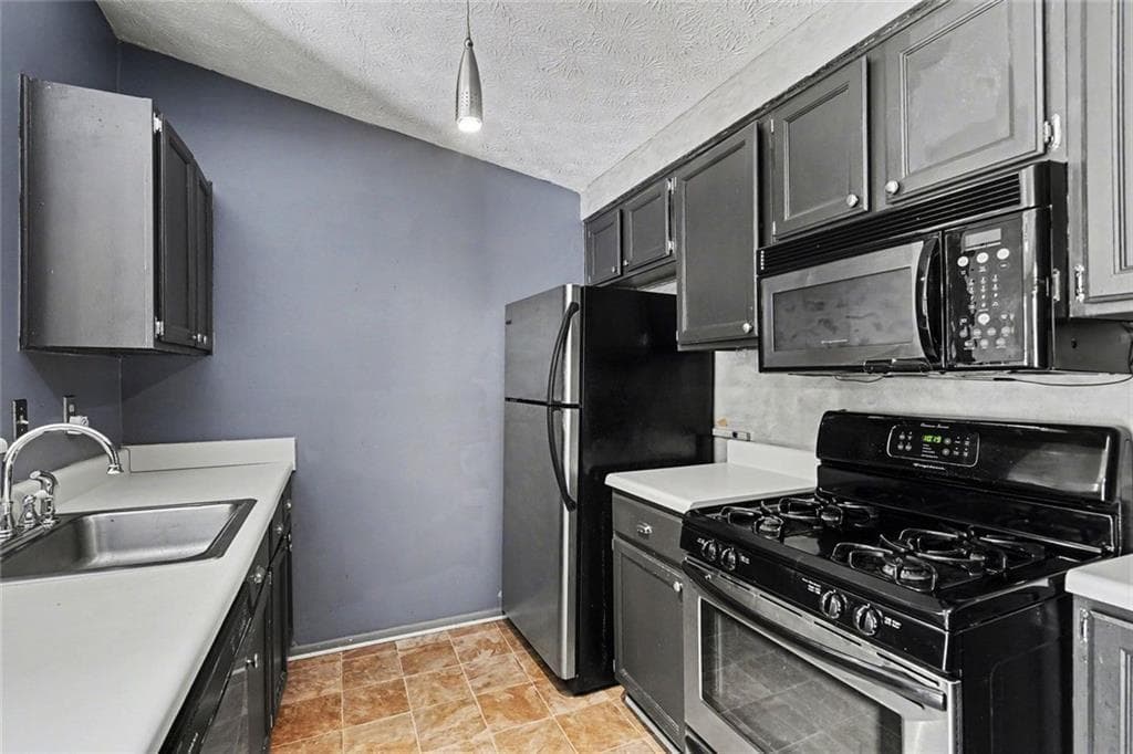 1 bedroom, 1 bathroom, 810 sq ft condominium for sale at 1325 Keys Lake Drive, Brookhaven, GA 30319 — photo 3