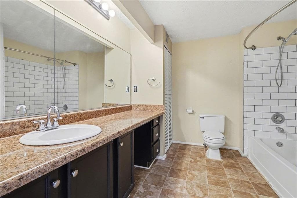 1 bedroom, 1 bathroom, 810 sq ft condominium for sale at 1325 Keys Lake Drive, Brookhaven, GA 30319 — photo 5