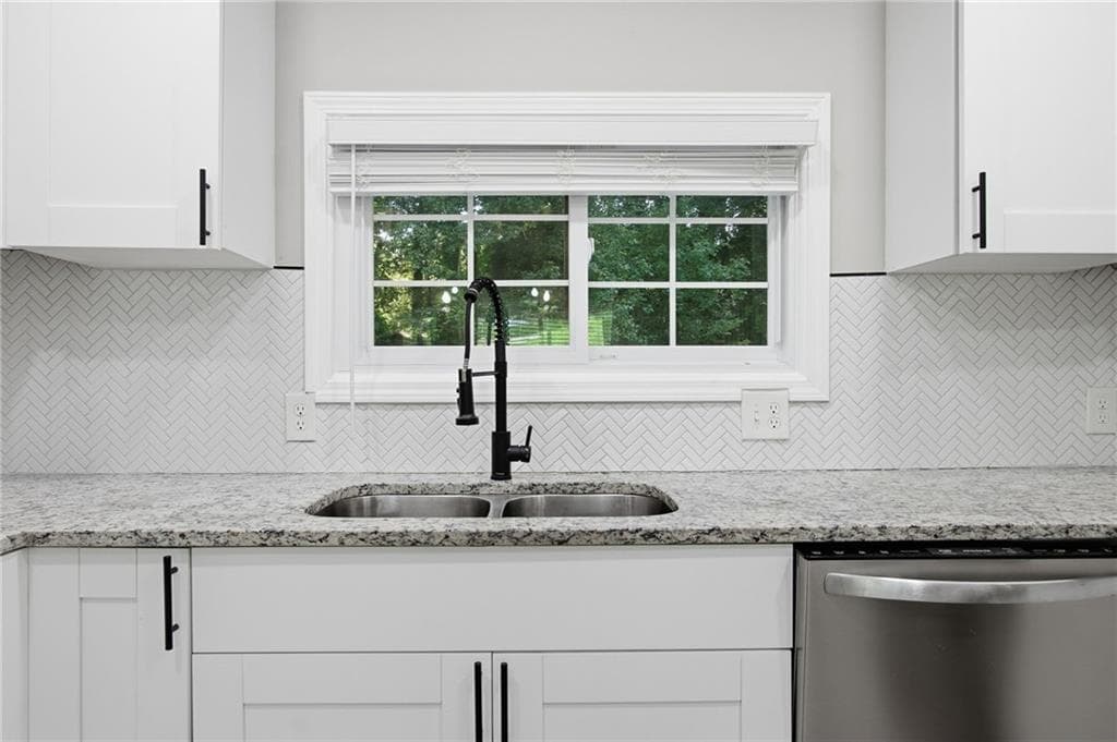 4 bedroom, 3 bathroom, 2,640 sq ft single family residence for sale at 1778 Vicki Lane, Atlanta, GA 30316 — photo 8