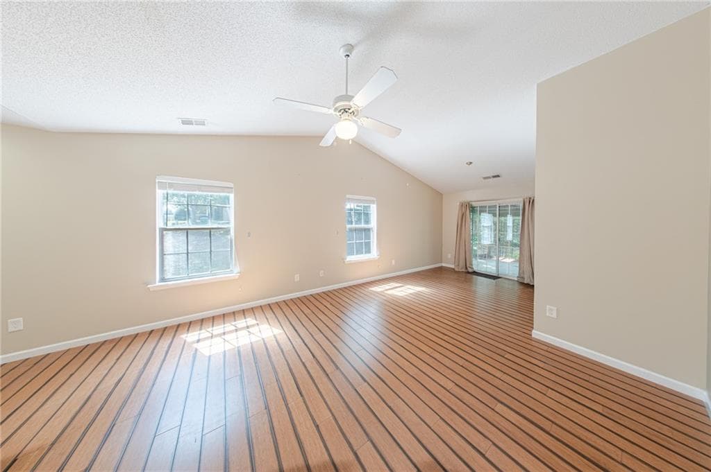 2 bedroom, 2 bathroom, 1,007 sq ft townhouse for sale at 209 Cottonwood Creek Circle, Canton, GA 30114 — photo 6