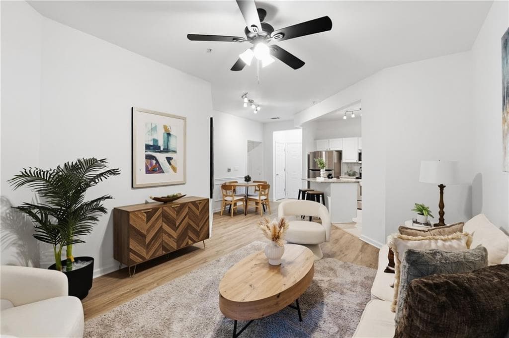 1 bedroom, 1 bathroom, 816 sq ft condominium for sale at 1850 Cotillion Drive 2111, Atlanta, GA 30338 — photo 3