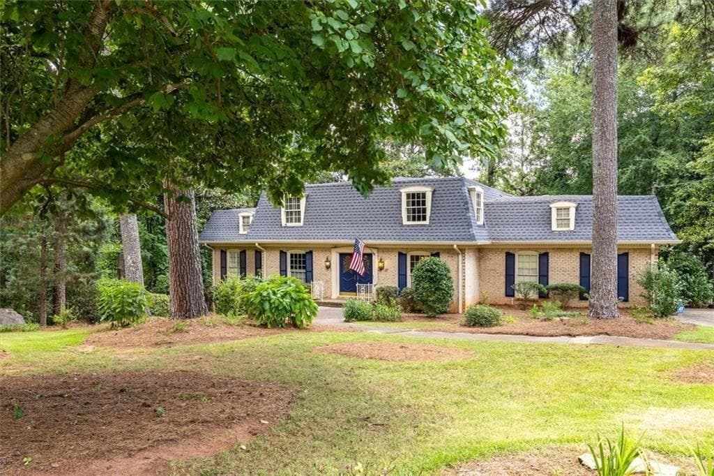 4 bedroom, 4 bathroom, 4,434 sq ft single family residence for sale at 2123 Mountain Creek Drive, Smoke Rise, GA 30087 — photo 4